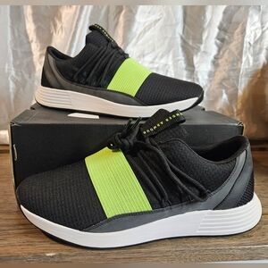 New Under Armour Breathe Lace NM2, Women's 12, Black And Neon Green, NIB!